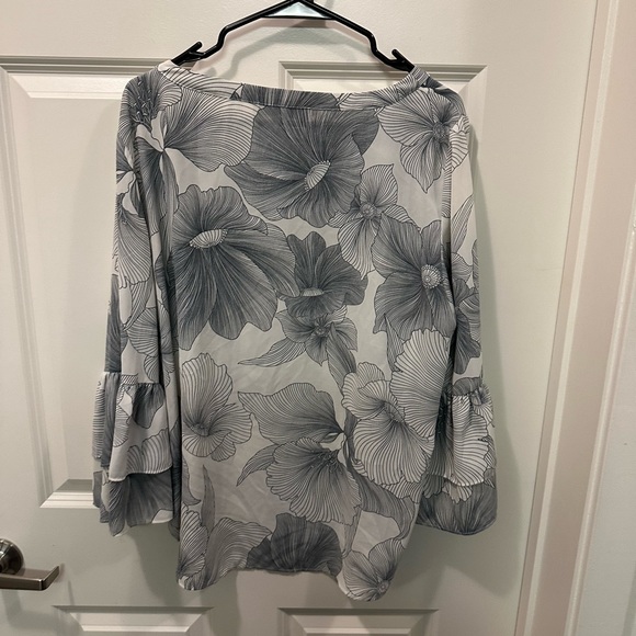 Loft Blouse - Picture 3 of 4